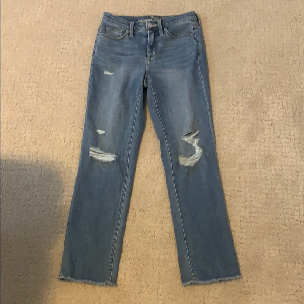 Universal Thread Low Ruse Light Wash Ripped Jeans